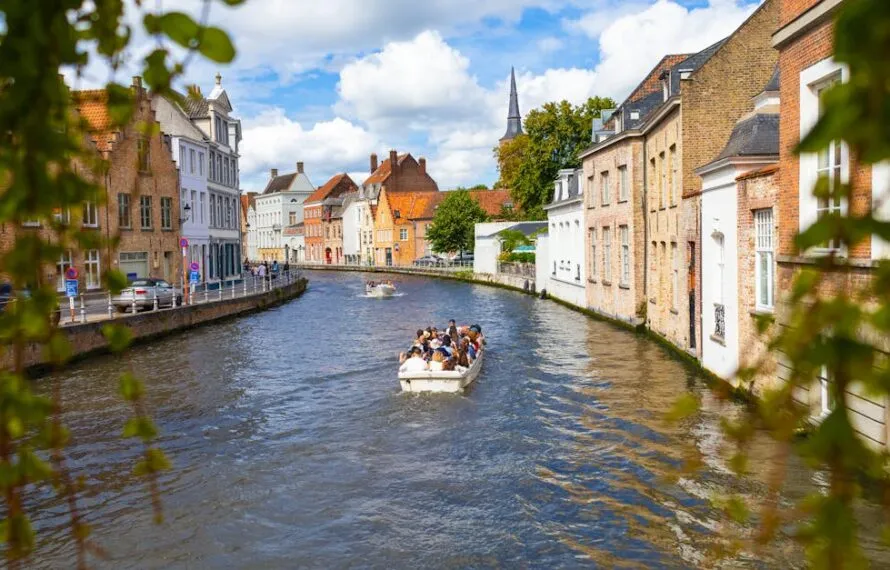 Are Guided Boat Rides Through Bruges Canals Year-Round?