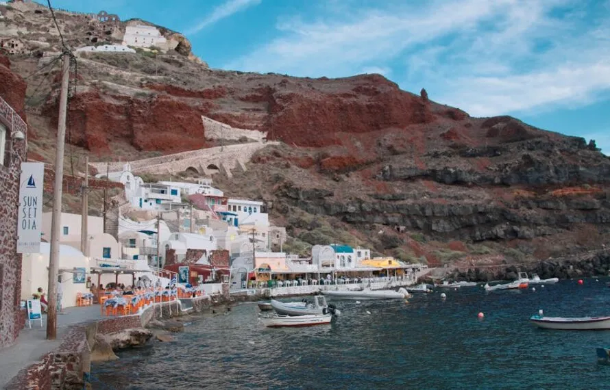 Find Your Dream Beach in Santorini Today