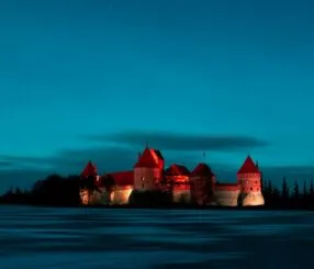 Do Trakai Island Castle Boat Tickets Include Entry?