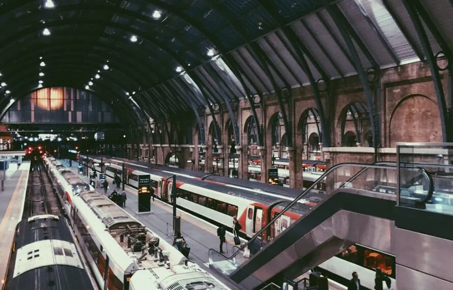 How To Get To Hyde Park On Train: Your Ultimate Guide