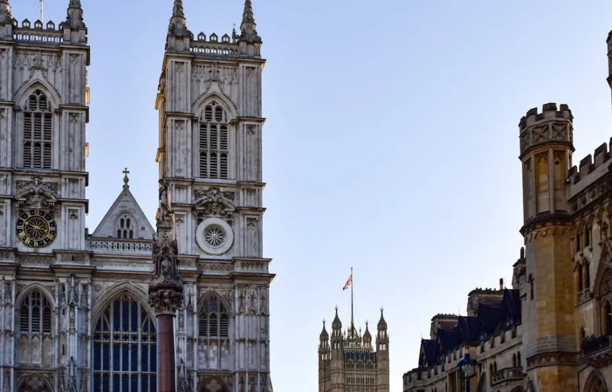 How far in advance should I book Westminster Abbey tickets?