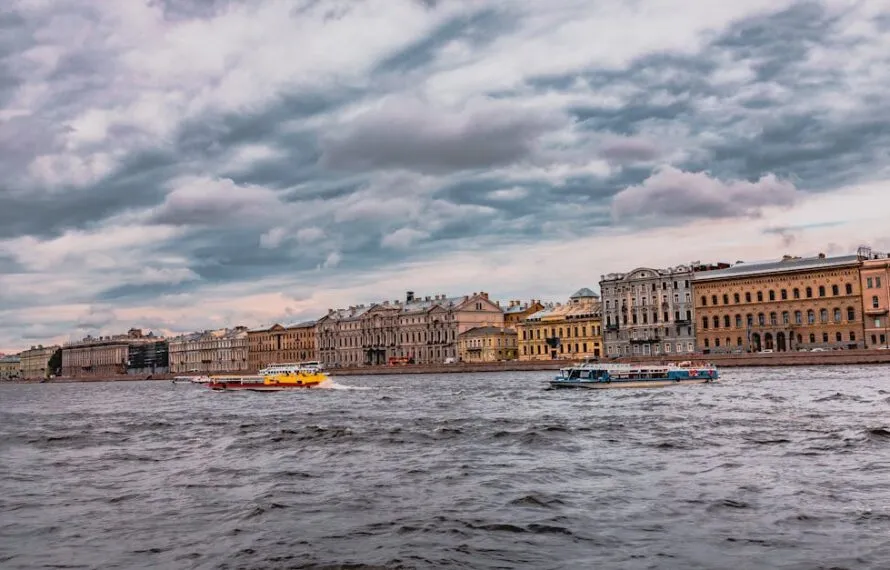 What Cruise Lines Offer Neva River Sightseeing Tours?