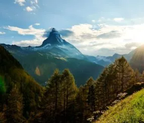 What Hiking Routes Lead to Matterhorn’s Summer Summit?