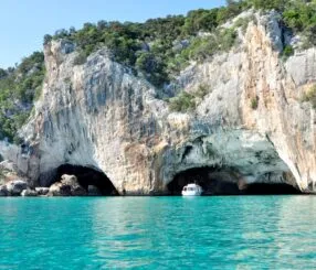 Are boat tours really allowed in Croatia’s Blue Cave?