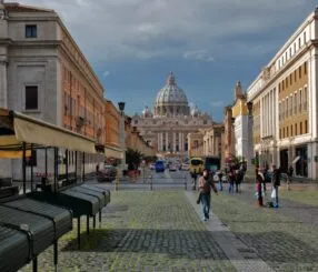 How early should you arrive for the Vatican necropolis?