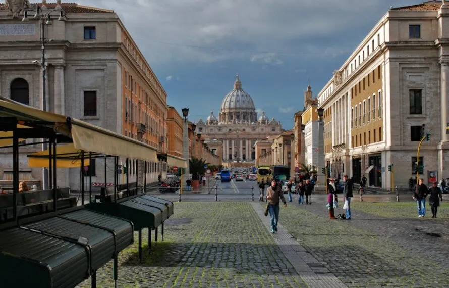 How early should you arrive for the Vatican necropolis?